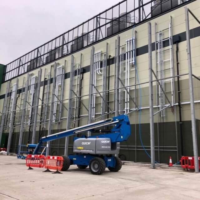 Weatherproofing of cable trays installed on data centre